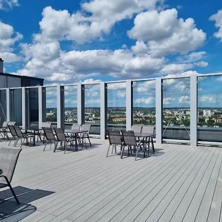 Hanza Tower Black 20 & Pool & Jacuzzi
